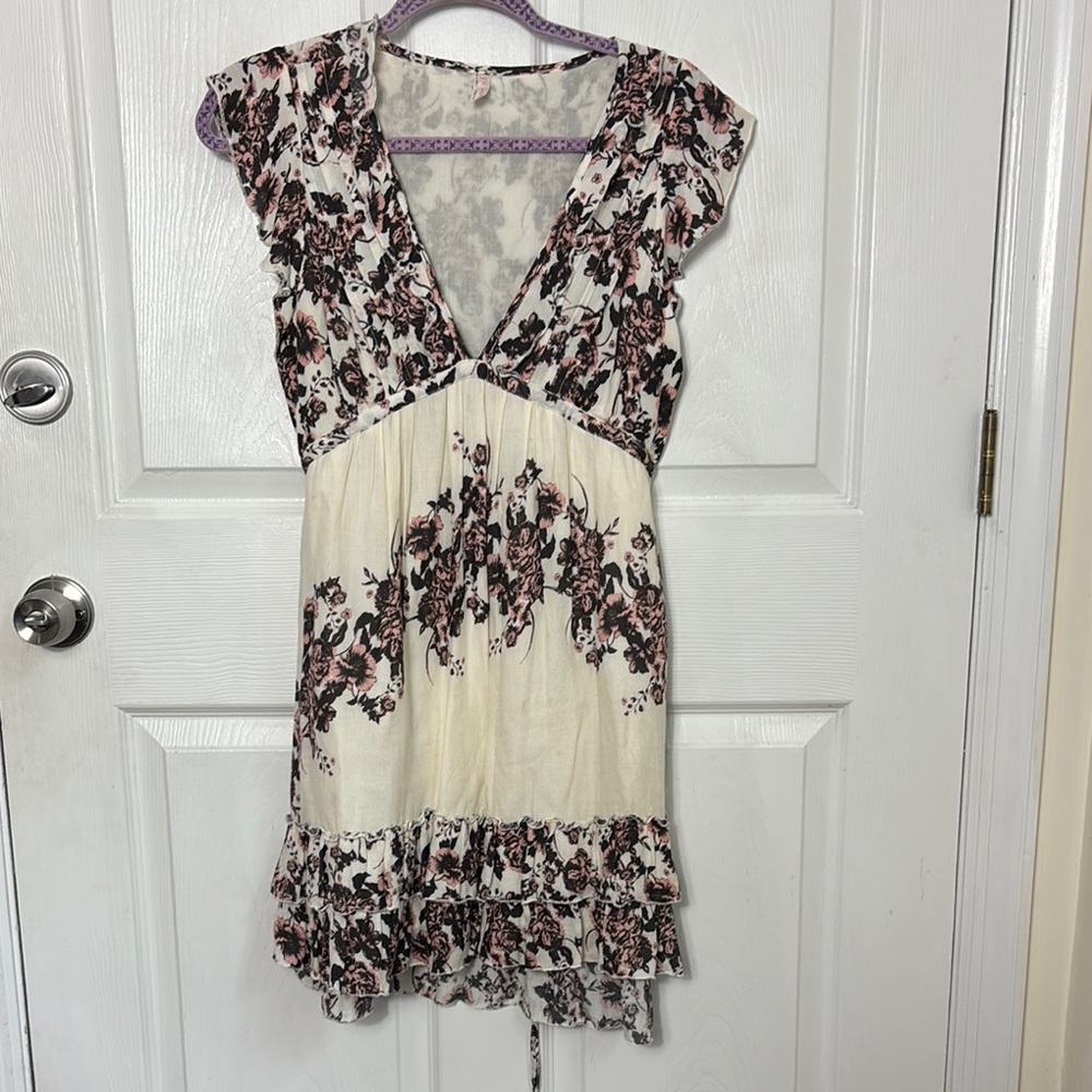 Free People Floral Ruffled Mini Sundress size XS cream dress pink purple flowers